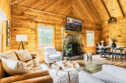 Cozy Creek Cabin