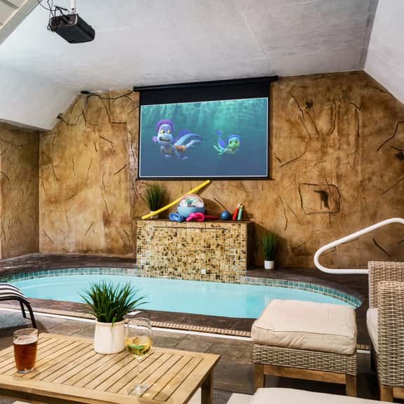 Pelelo's Pool Retreat - Image 1